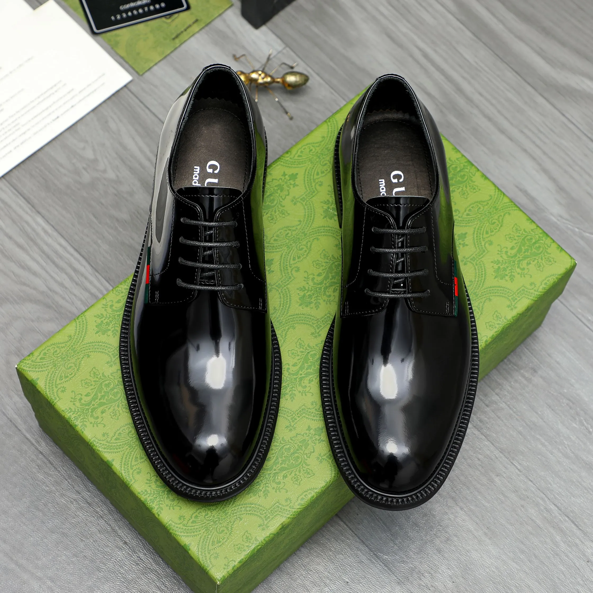 Men's shoes 💰500 Product trademark: GUCCI "Gucci" business lace-up leather shoes Regular size: 38-44 (45.46 custom-made, non-returnable) Product materials: Selected patent cowhide upper, cowhide lining, original rubber outsole